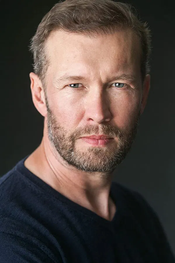 Gordon  Alexander