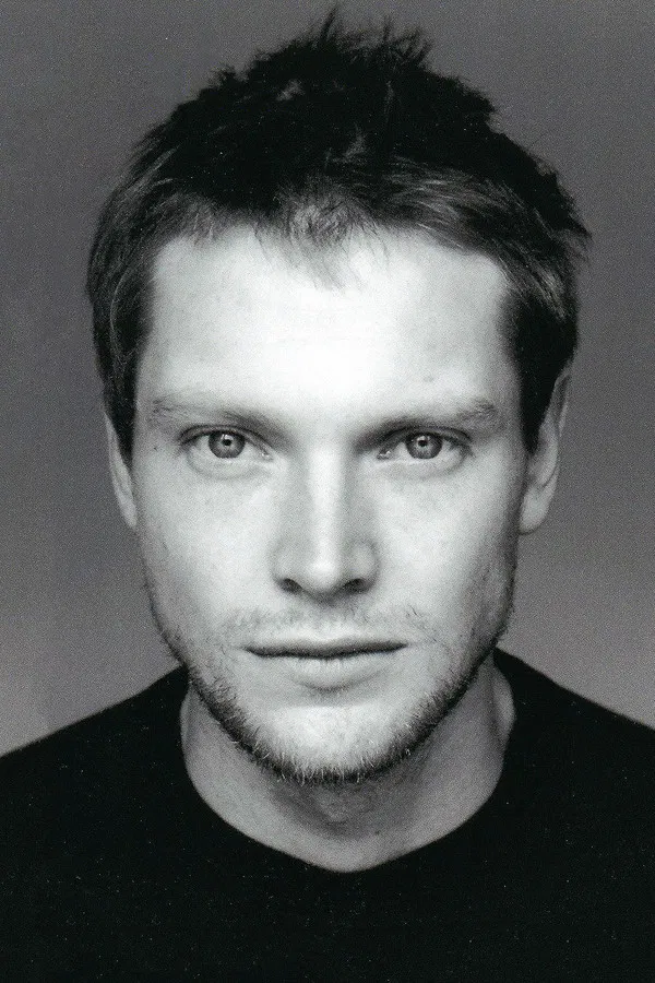 Simon  Woods