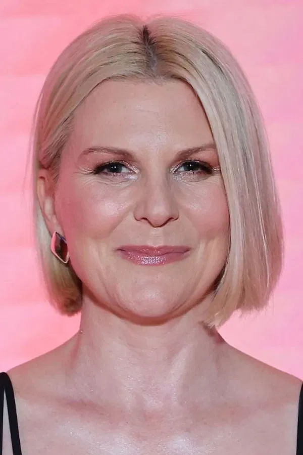 Jennifer  Robertson