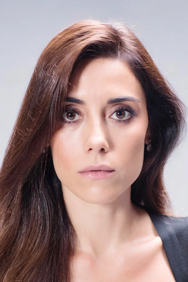 Cansu  Dere