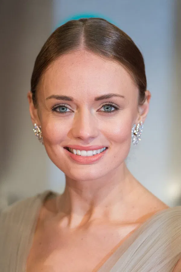 Laura  Haddock