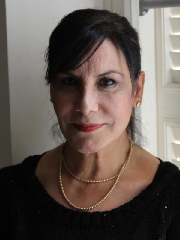 Hülya Savaş