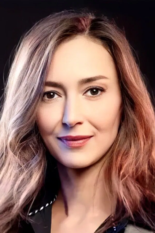 Özlem  Çınar