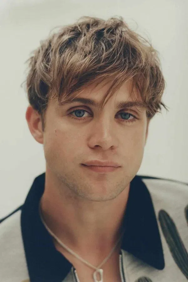 Leo  Woodall
