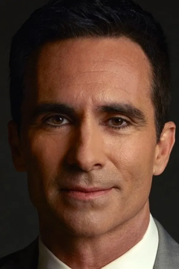 Nestor  Carbonell