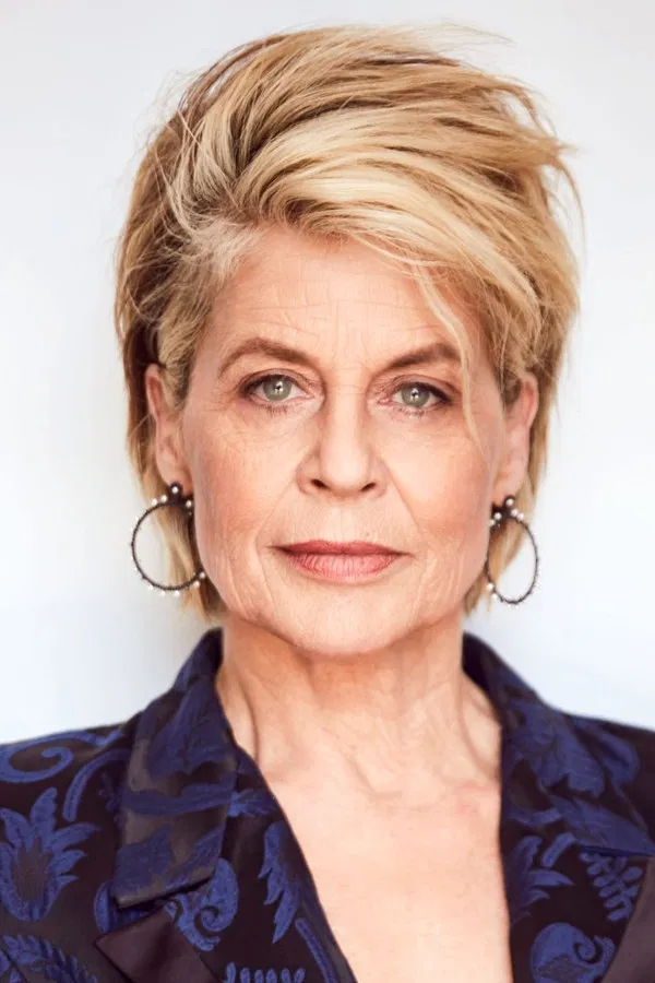 Linda  Hamilton
