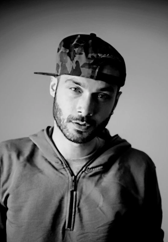 Sansar  Salvo