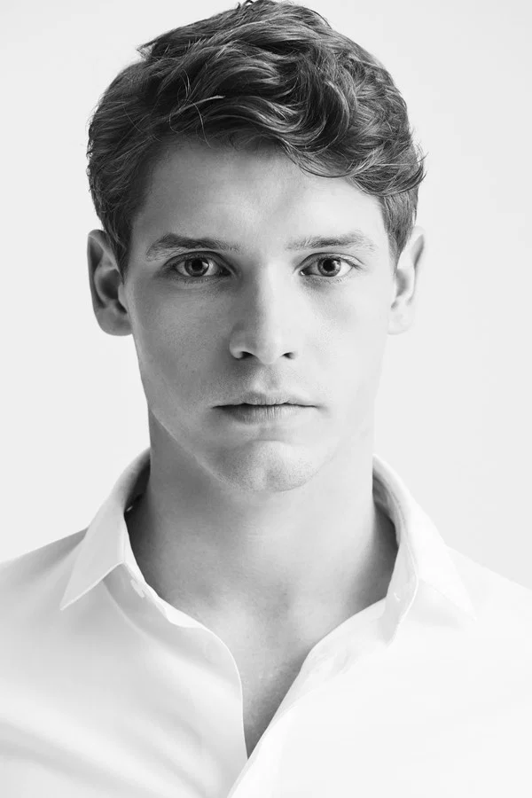 Billy  Howle