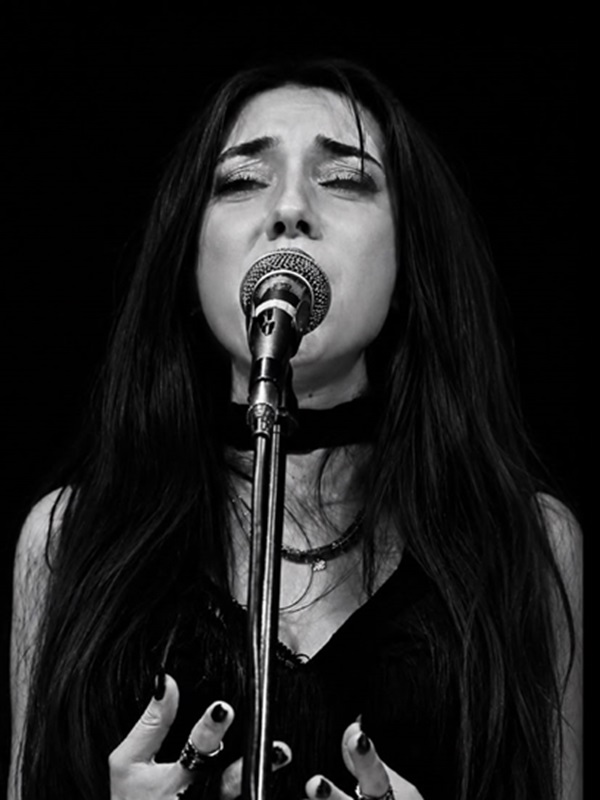 Tuana Arınmış, Gümüş, Obsidian