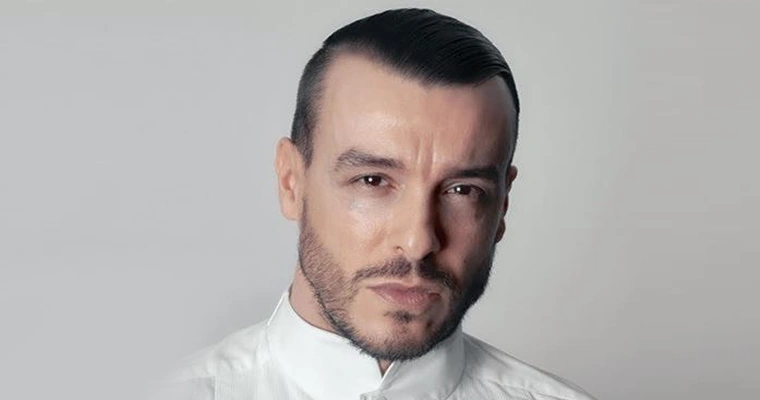 Cem Adrian | Çeşme