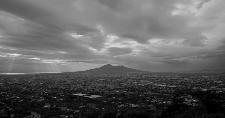 Pompei: Bulutların Altında