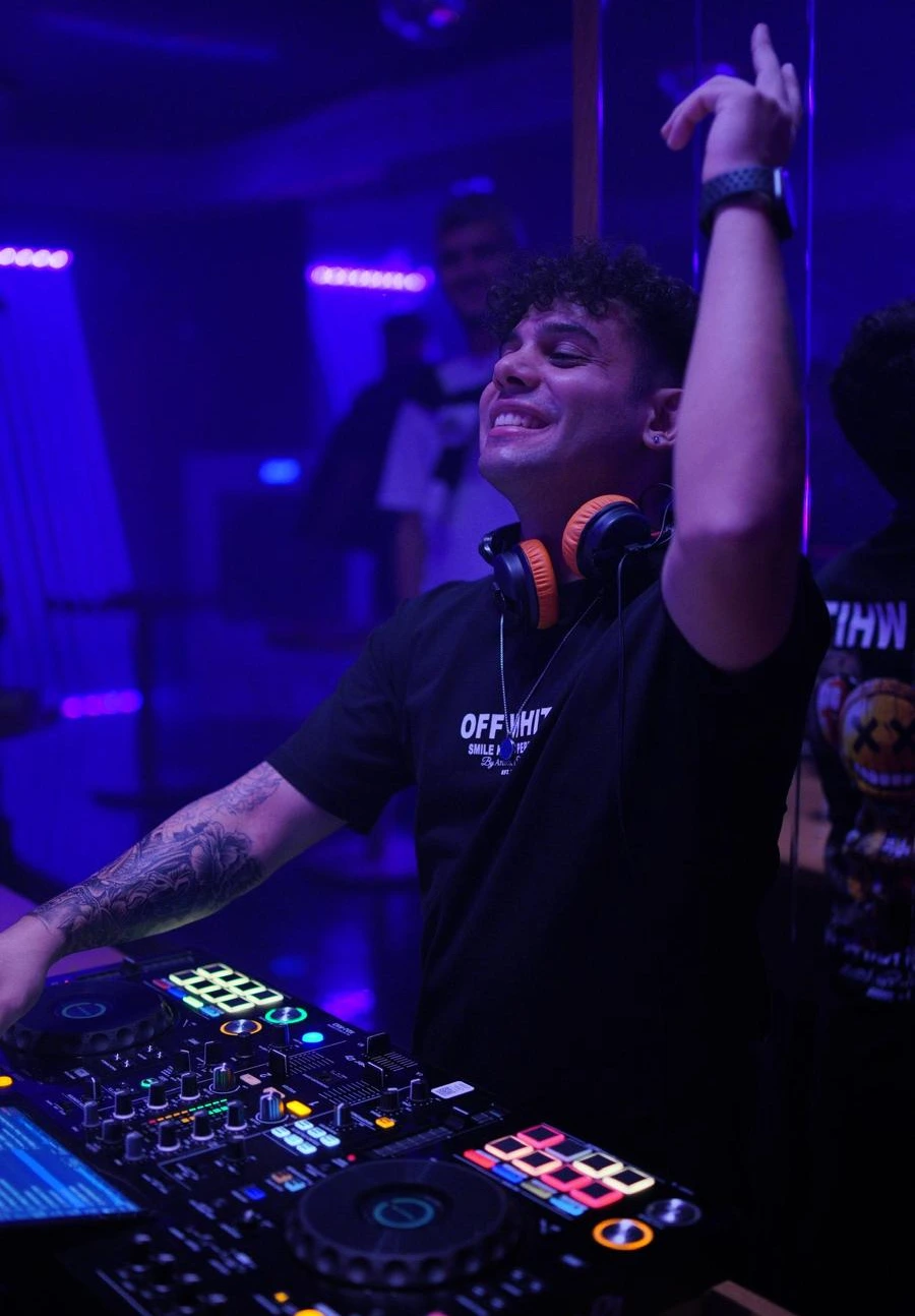 DJ MERT DEMİR