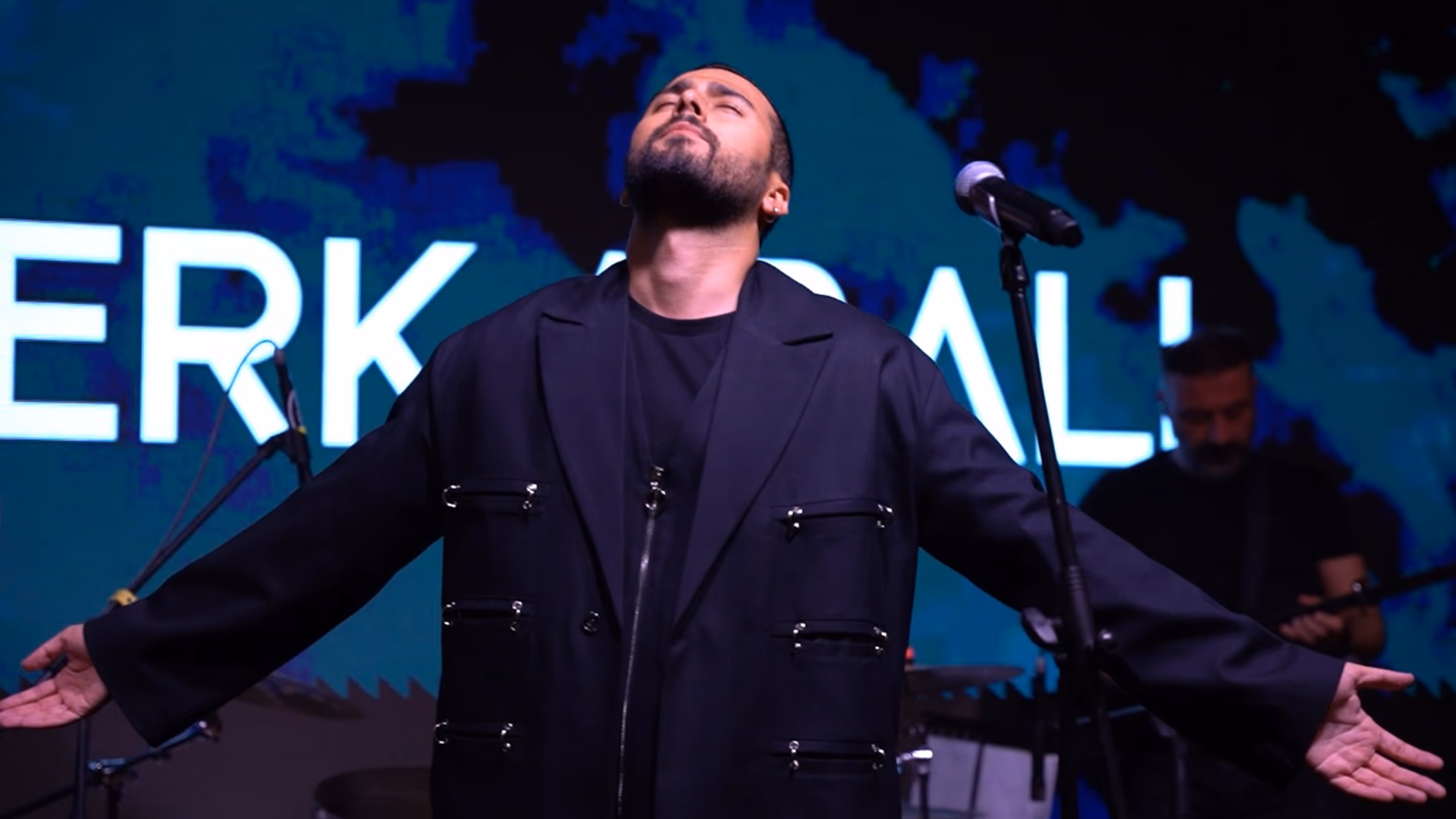 Ayberk Aşalı ile Türkçe Pop Gecesi
