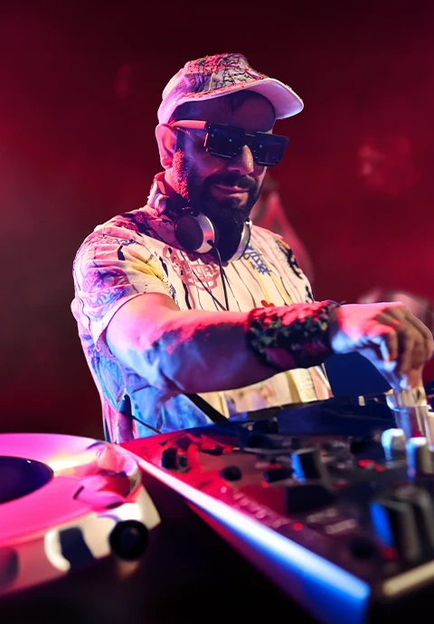 Dj Hakan Küfündür ile 90lar & 2000ler Türkçe Pop Parti